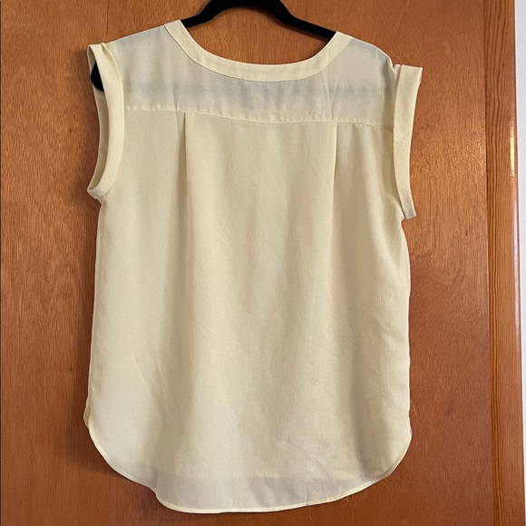 Ann Taylor light yellow blouse. - Picture 2 of 2